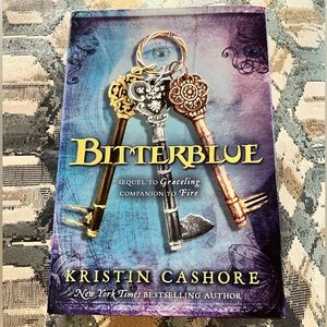 ⛄️ 3/$25 Bitterblue book